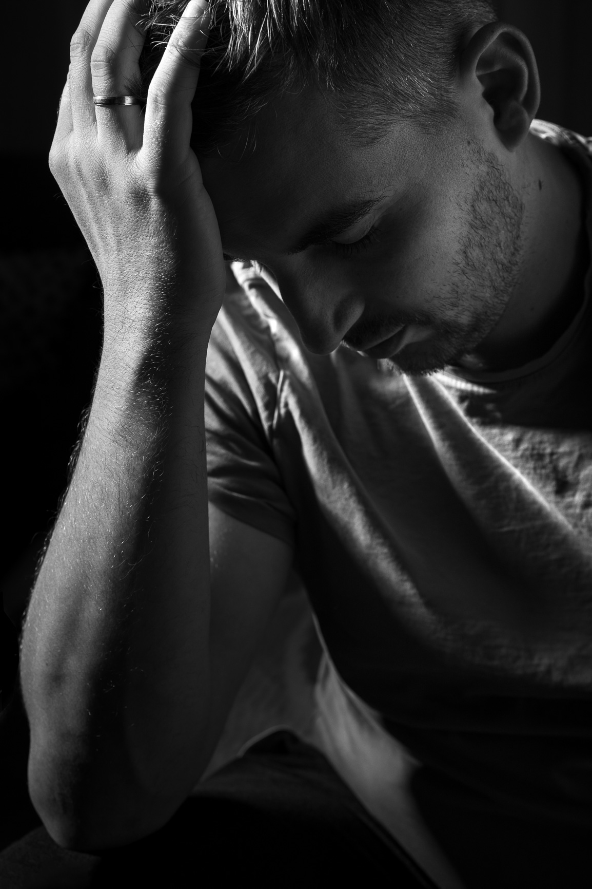 művészi fekete fehér portré stúdióban